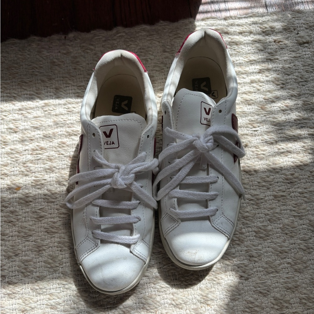 Veja V12 Sneakers